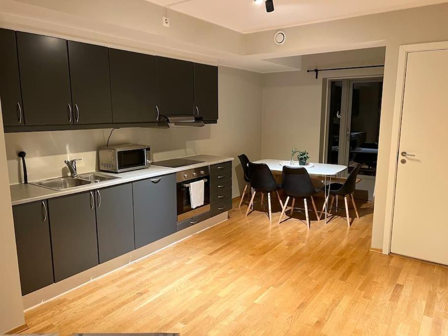 4-Bedroom-Apt For 7/Oslo Central المظهر الخارجي الصورة